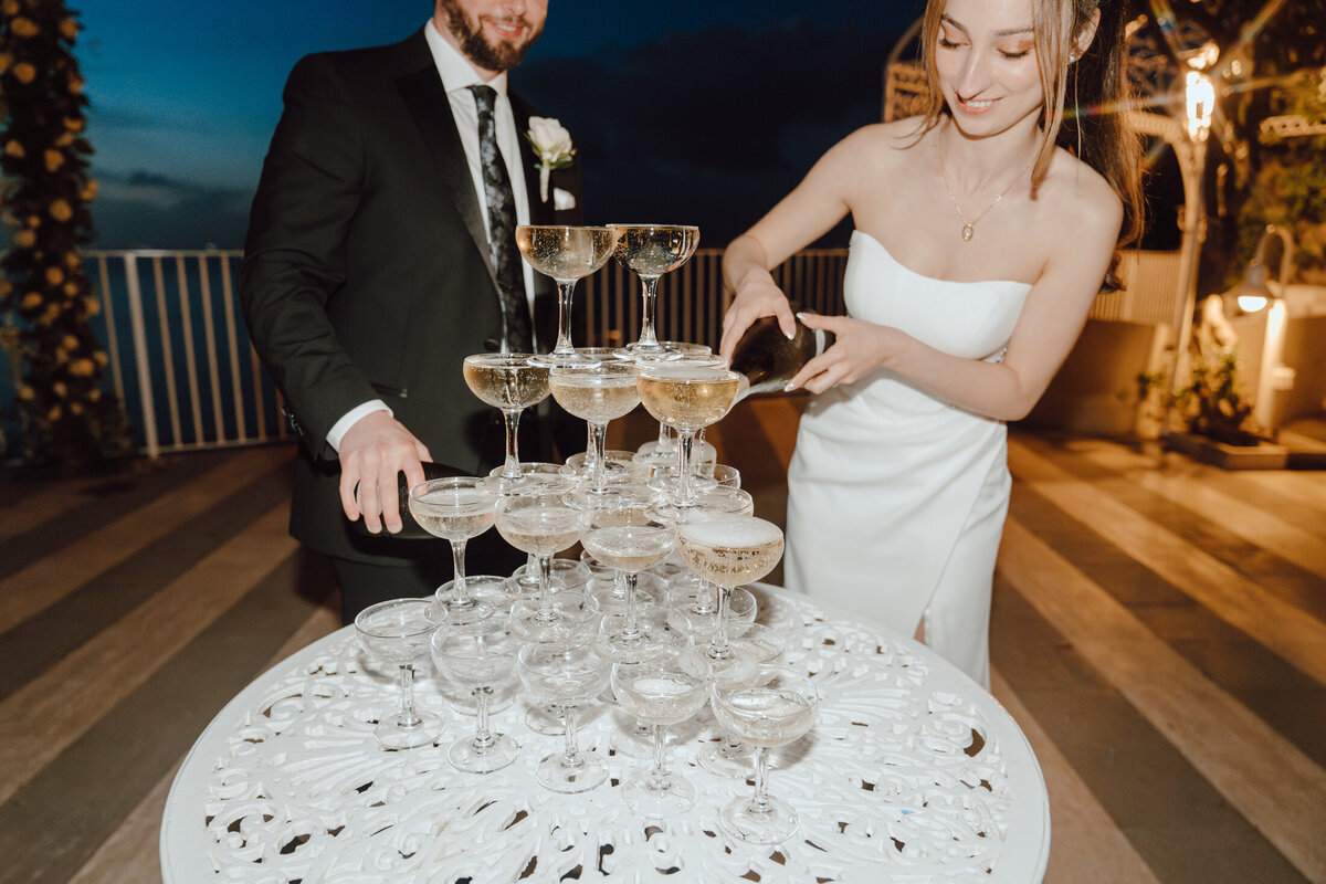 Champagne-Pour-Cake-Cutting-24