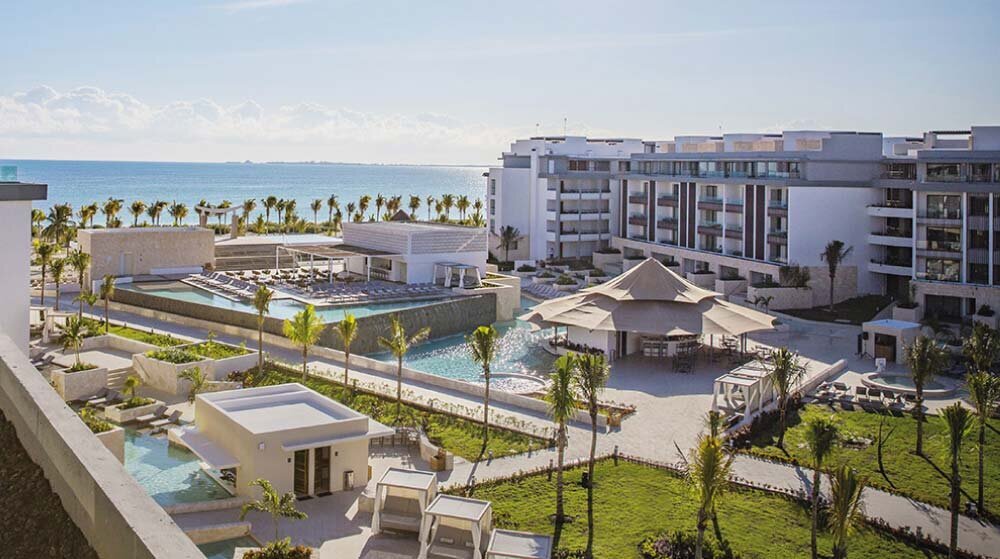 pool majestic-elegance-costa-mujeres