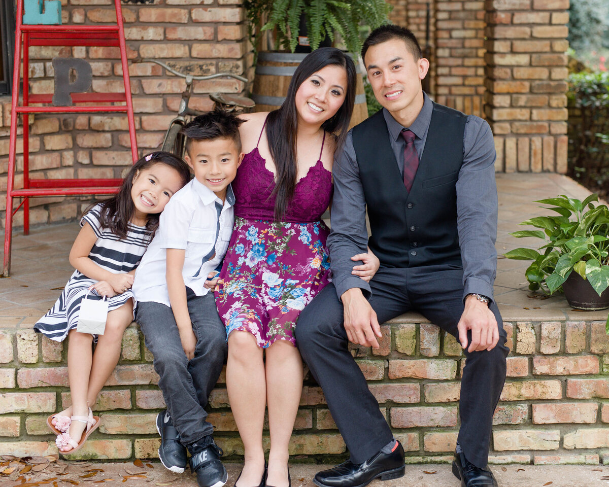 family portrait by Lucas Mason Photography in Orlando, Windermere, Winter Garden area