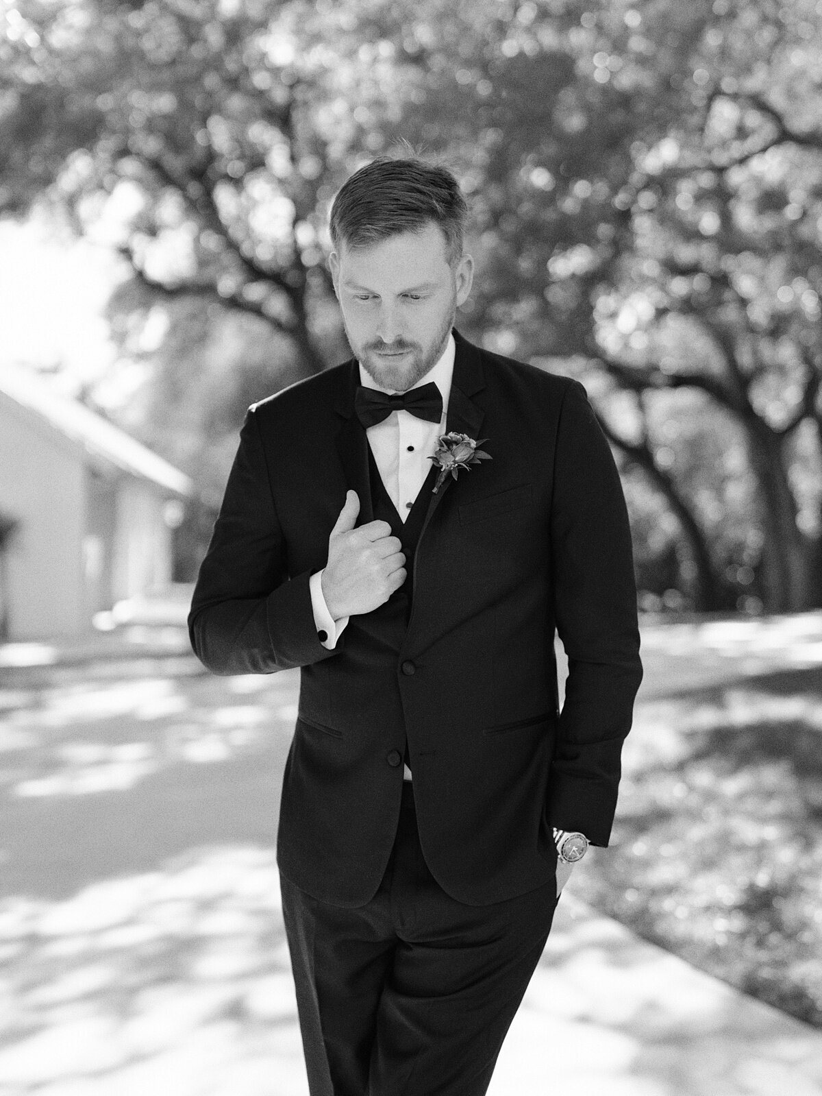 Chandelier- of-Gruene-San-Antonio-wedding_0008