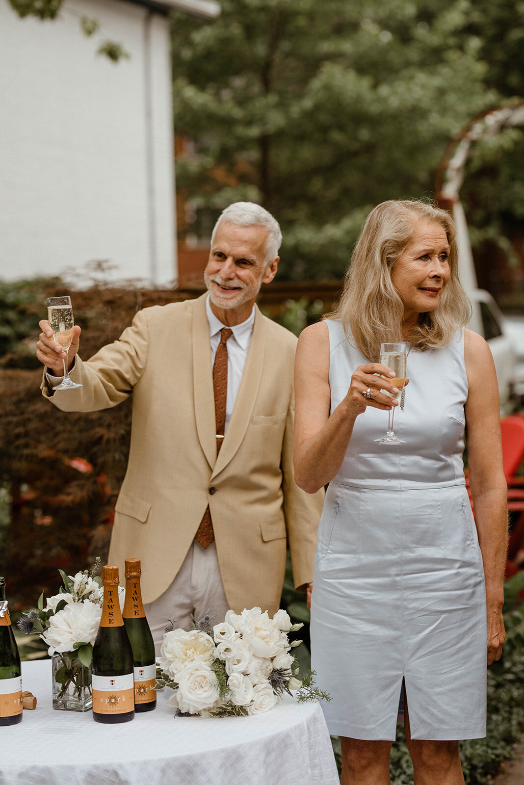 e-guelph-backyard-wedding-elopement-urban-toasts-3