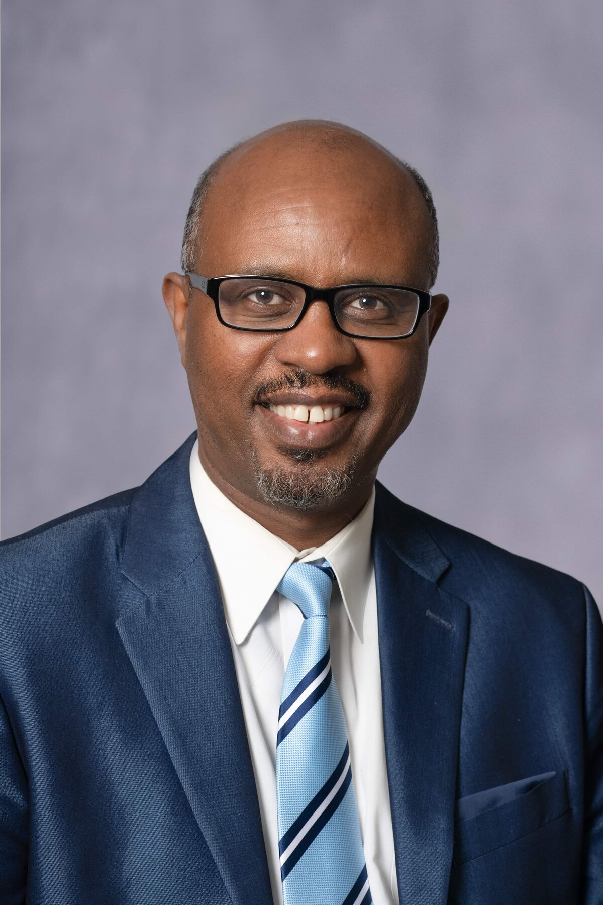 Studio lighting headshot portrait Williamsburg VA – professional business image