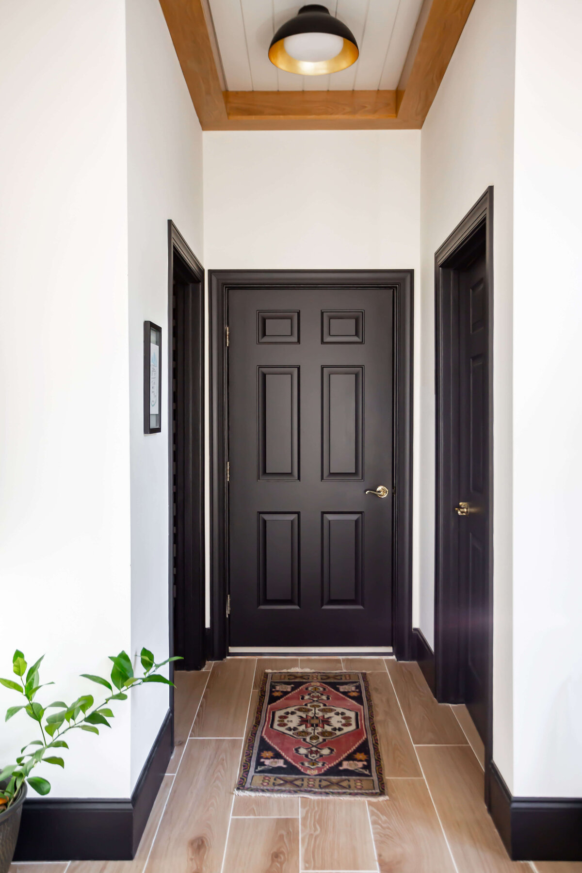 sweet southern home brighton place entryway with rug