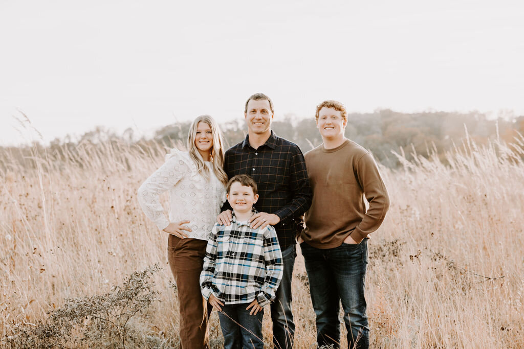 christina_ney_photography_wedding_engagement_lifestyle_photographer_dubuque_iowa_wedding_planning_assistance_adventurous_bold_laidback Family Photography23