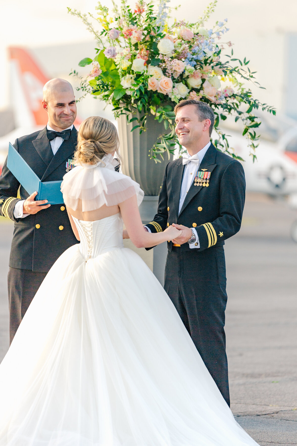 Merdian Mississippi Wedding at Key Bros Hanger _ Lauren Elliott Photography _ Sarah and TY-791