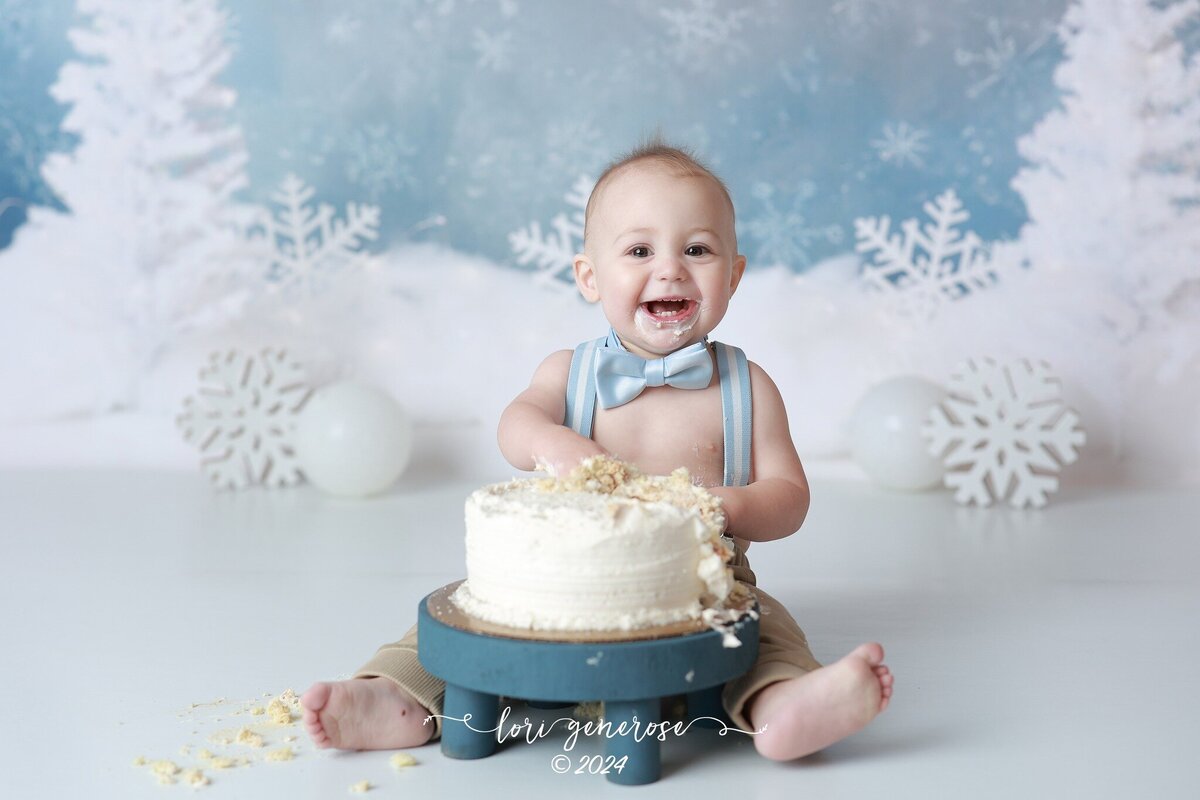 lehigh-valley-photographer-lori-generose-lg-photography-first-birthday-cake-smash-boy-northampton-pa