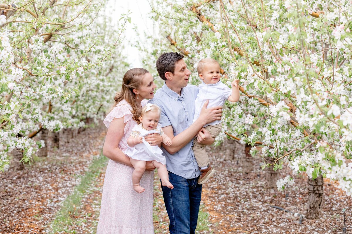 Utah-County-UT-Cherry-Blossom-Spring-Mini-Session-Magnolia-and-Grace-Photography-Co-MS# (1)-3