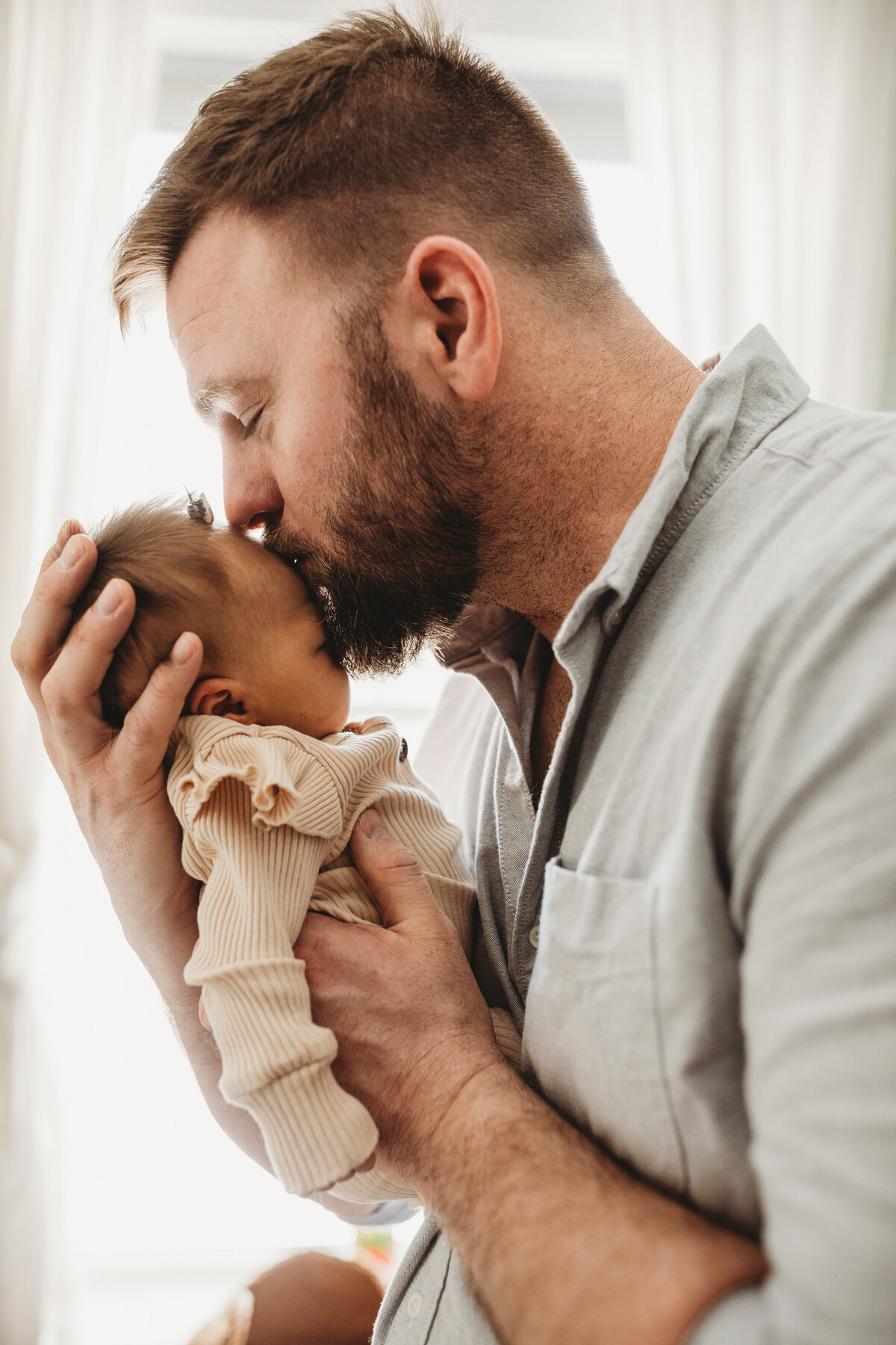 New_Hampshire_Lifestyle_Newborn_Photographer-4