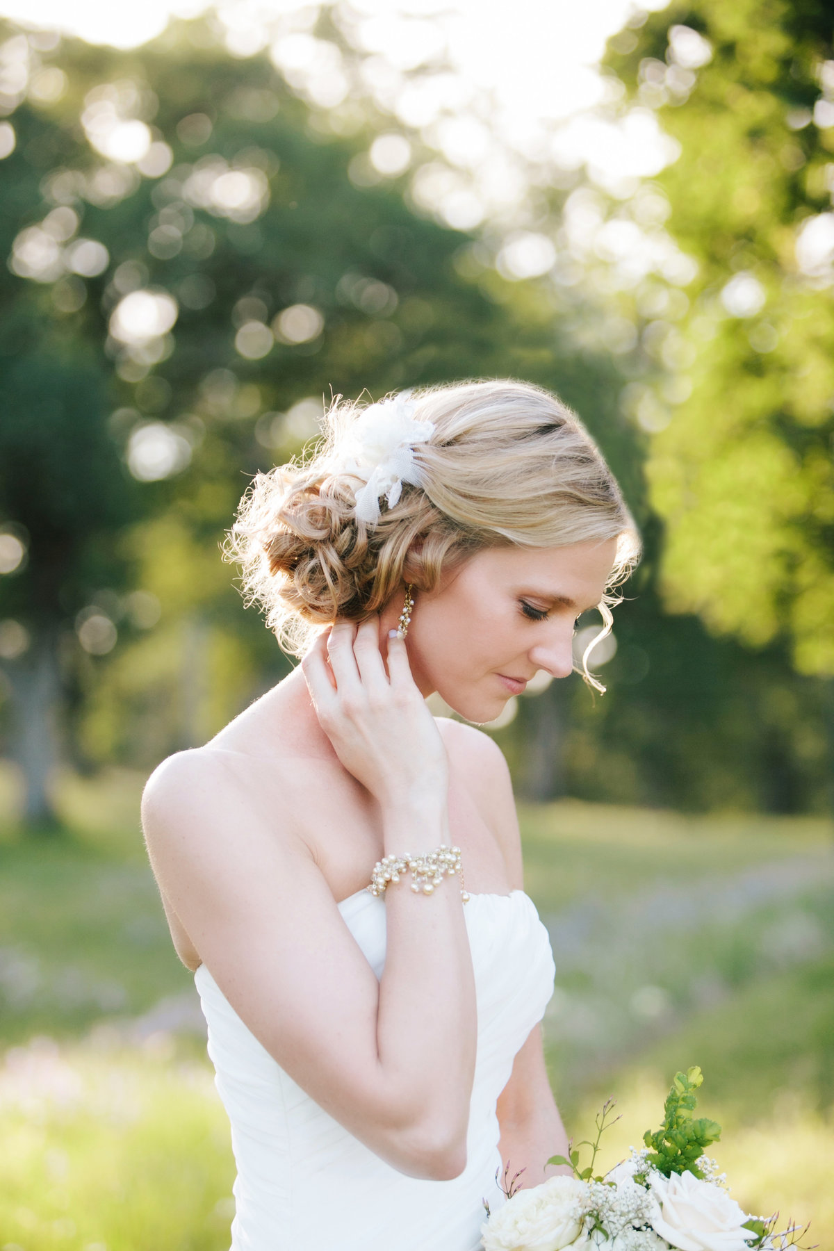 Spring bride photos at River Highlands Ranch, Nevada County CA