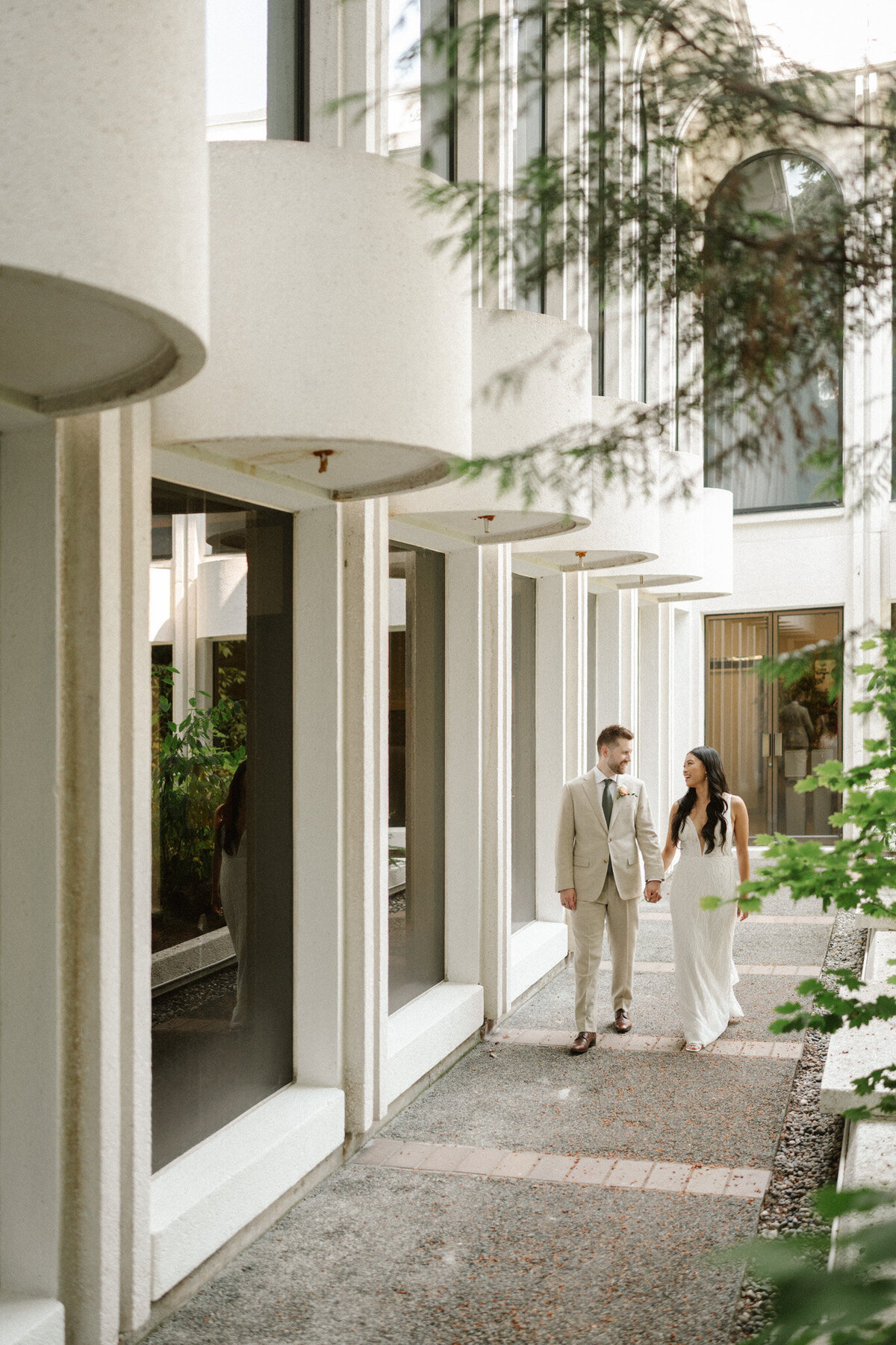 vancouver-wedding-photographer-museum-of-vancouver-summer-004
