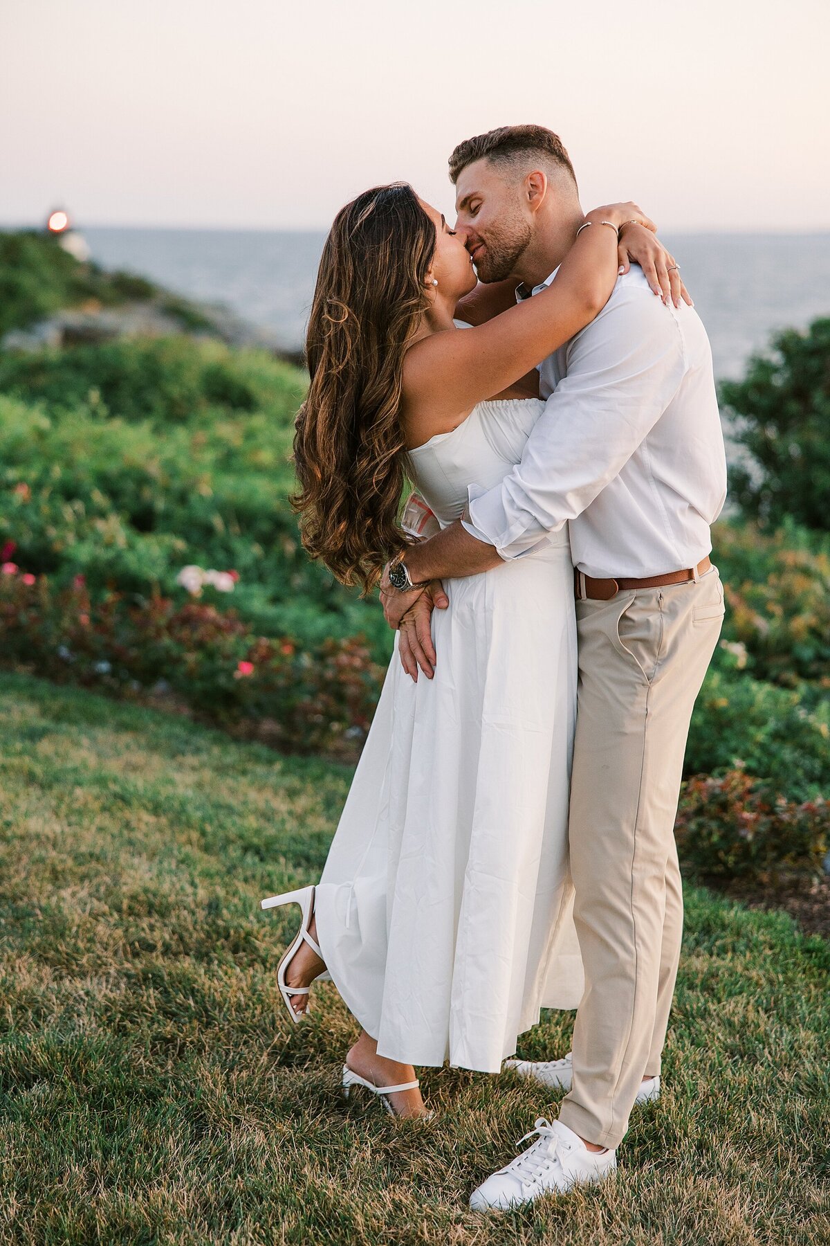 Newport-Castle-Hill-Engagement-Photographer-Lauren-Kearns_0018
