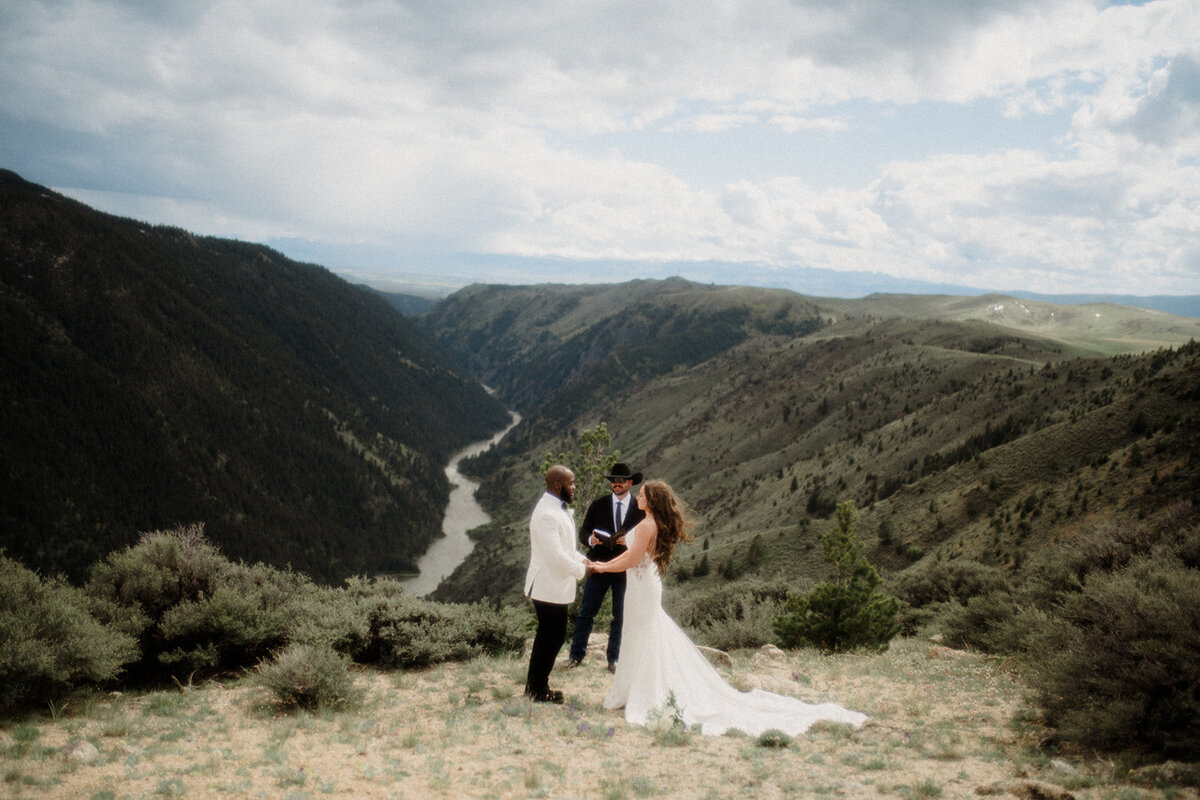 274 Montana helicopter wedding_Bozeman elopement photographer_Adventure elopement_Kelsey & RJ-8128_websize