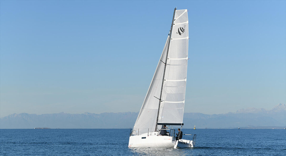 beneteau-first-27SE-exterior-5