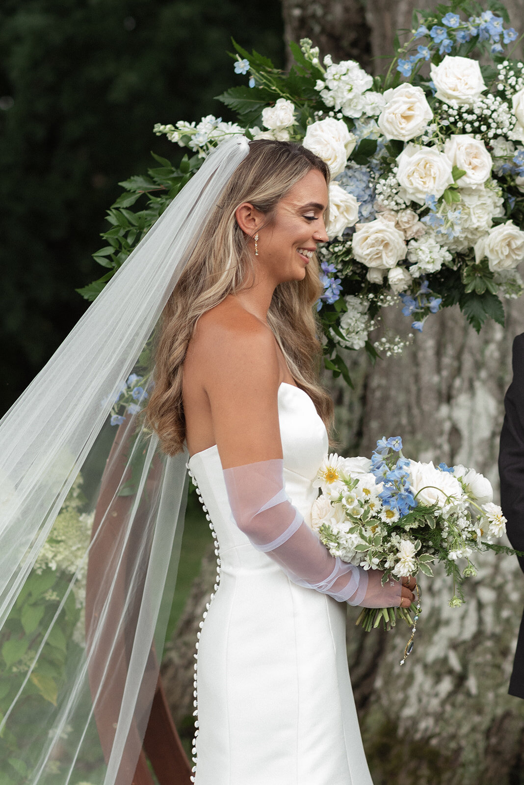 outdoor-wedding-ceremony-floral-arch