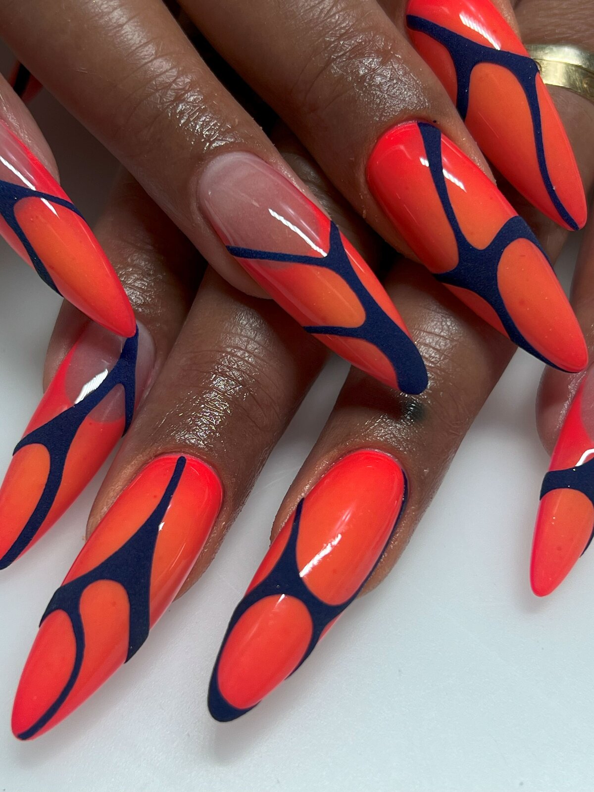 orange nails bianca