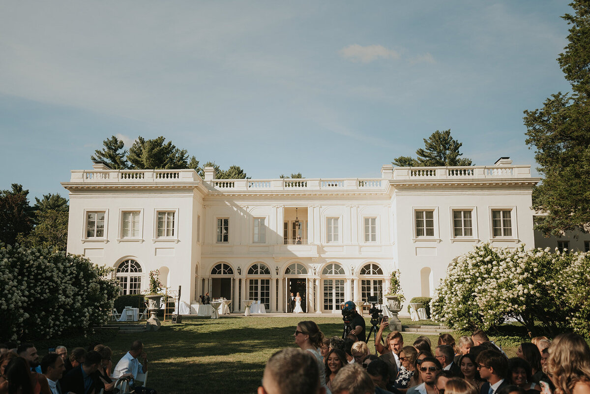 MODERN-GARDEN-MANSION-SUMMER-WEDDING-LINDSAY-BESNIK_PHOTOS_BY_MARIA_B_LUNG_0208