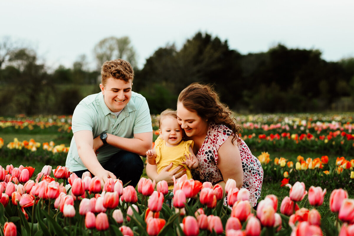 NWA family photographer, Northwest Arkansas best family photography, family portraits near me, professional family photos, family photography packages