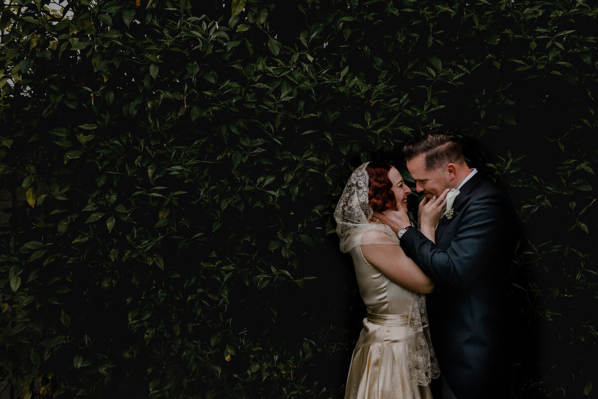 bride-and-groom-portraits-arizona-wedding-photographer-vintage-bride-diy-Iowa-wedding-Photographer-Playlife-Alaynna-Ann-Schwartz20230311_0633