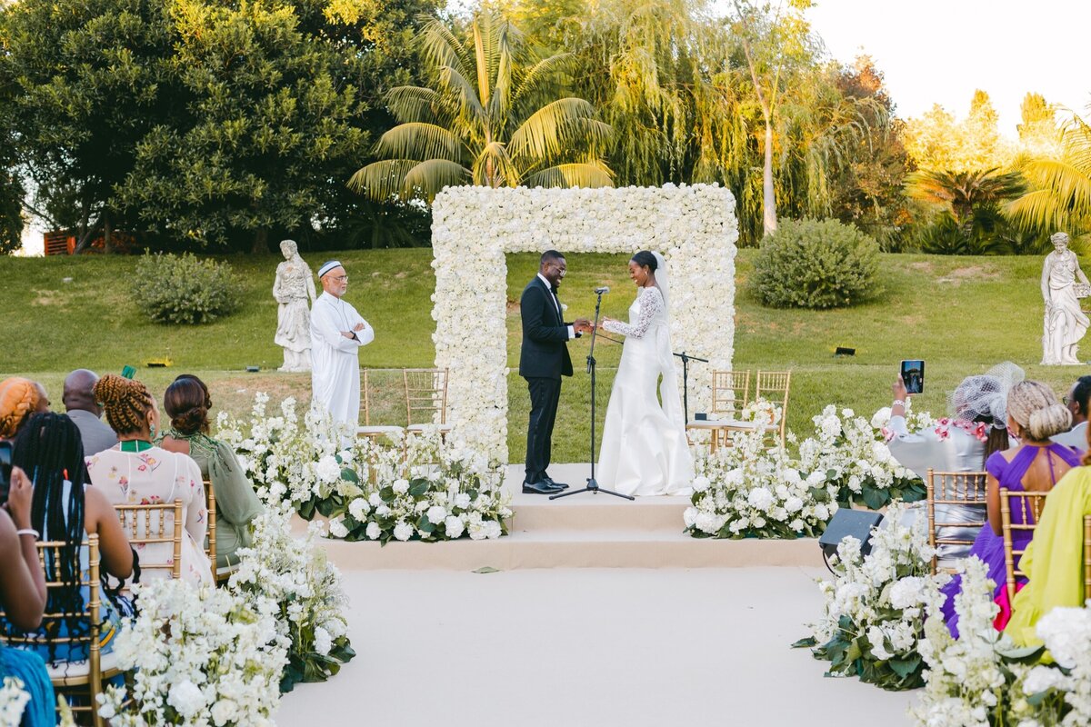 white-ceremony-portugal-destination-wedding-9