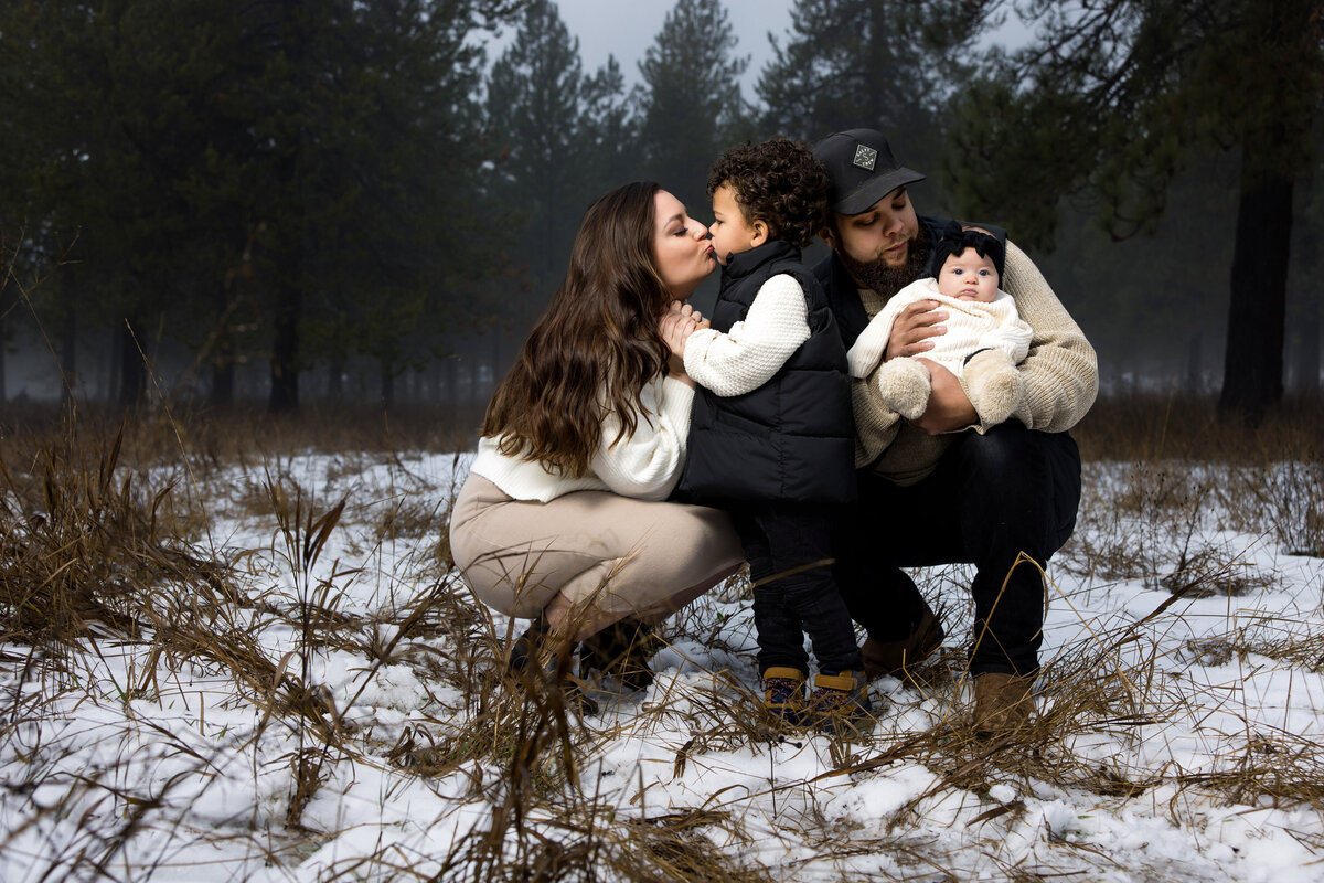 mom-son-love-family-portrait-winter-coeur-dalene