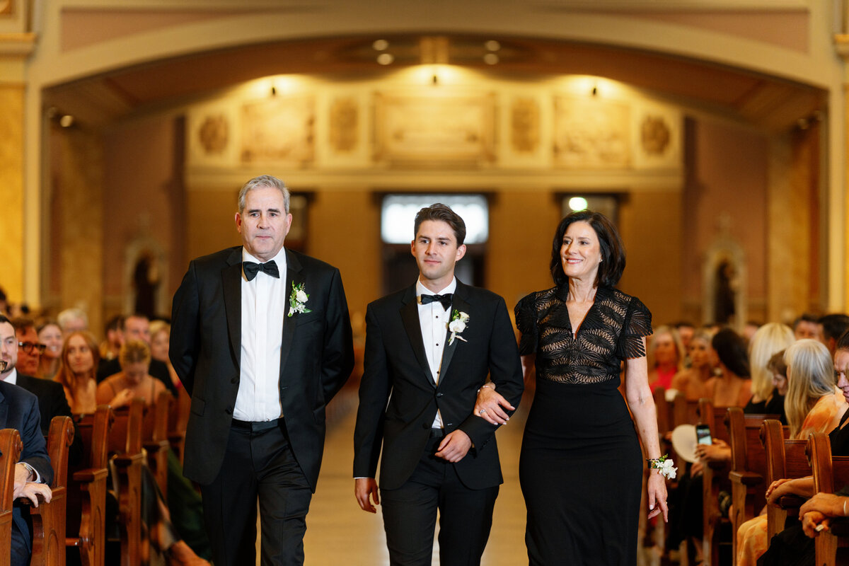 Aspen-Avenue-Chicago-Wedding-Photographer-Chicago-Athletic-Association-Simplicitee-XO-Design-Co-St-Mary-of-the-Angels-Church-Anomalie-Beauty-Timeless-Vogue-63