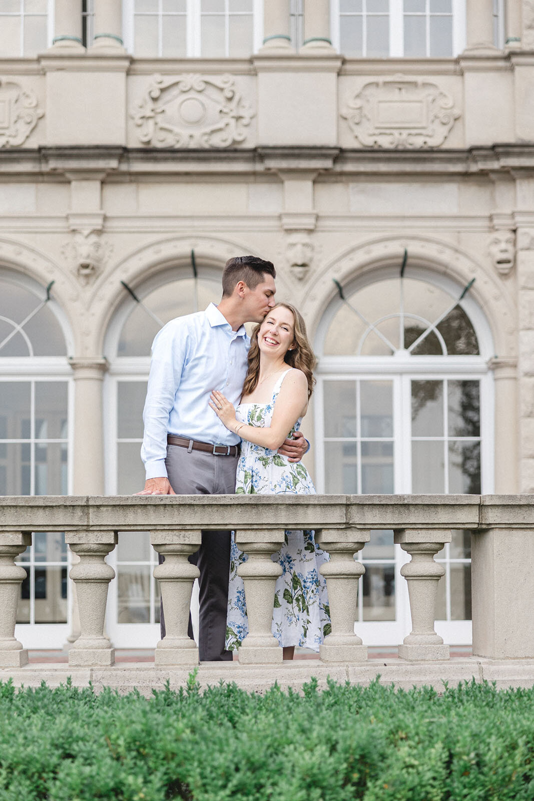 classic_blithewold_mansion_engagement_shoot