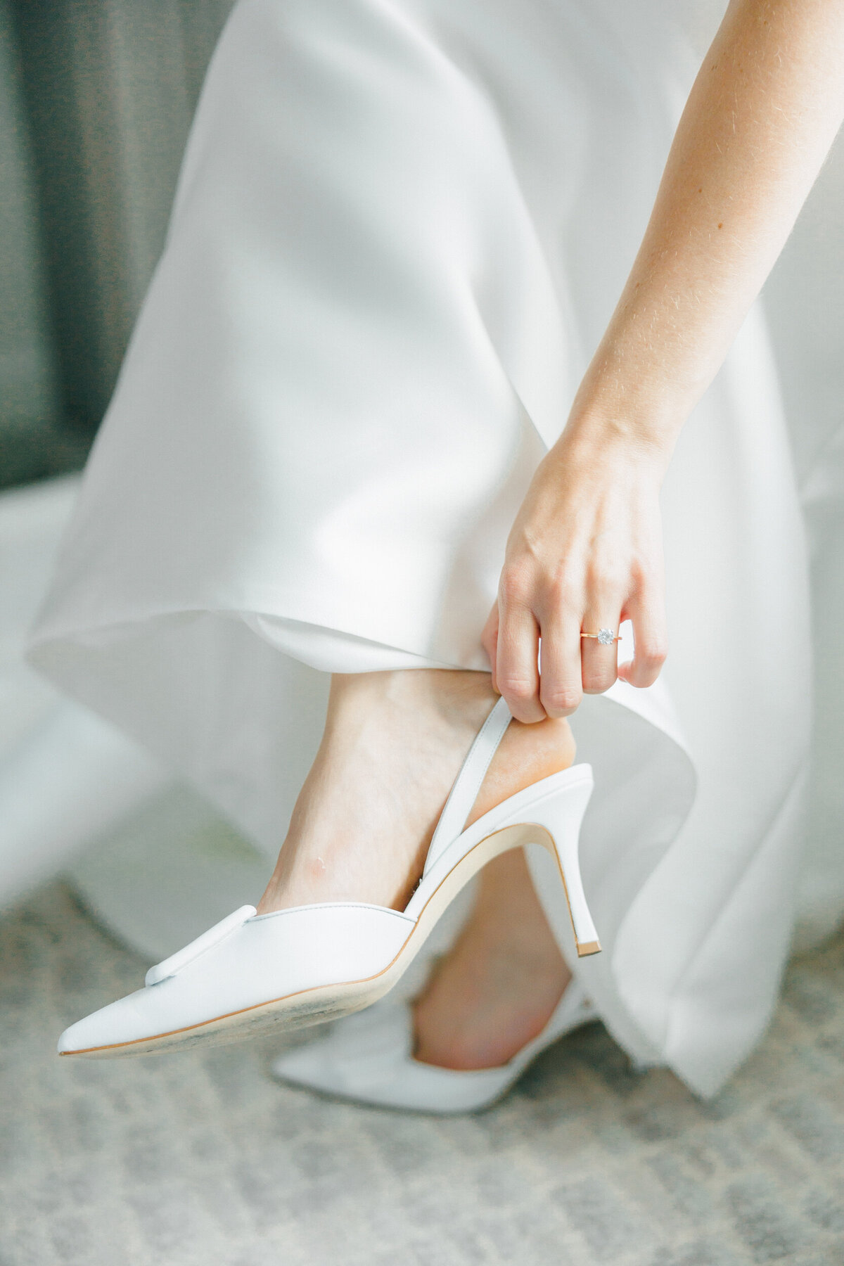 Lexi Benjamin Photography_Reynolds Chicago History Museum Wedding_07.06.24-21