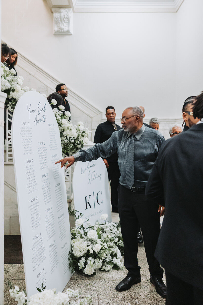 Historic-dekalb-courthouse-wedding-cocktail-hour_3