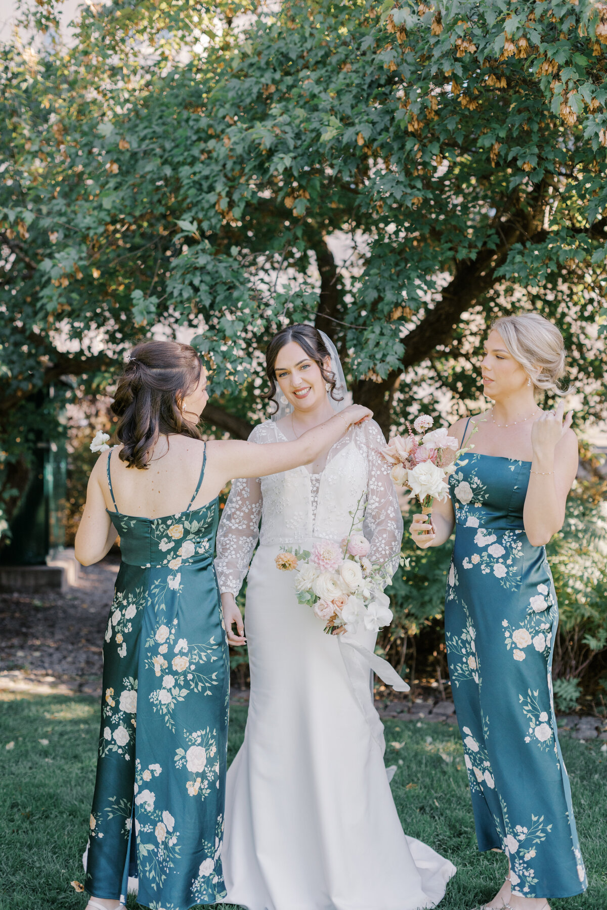 Gabriella & Connor Wedding Sneak Peeks-61