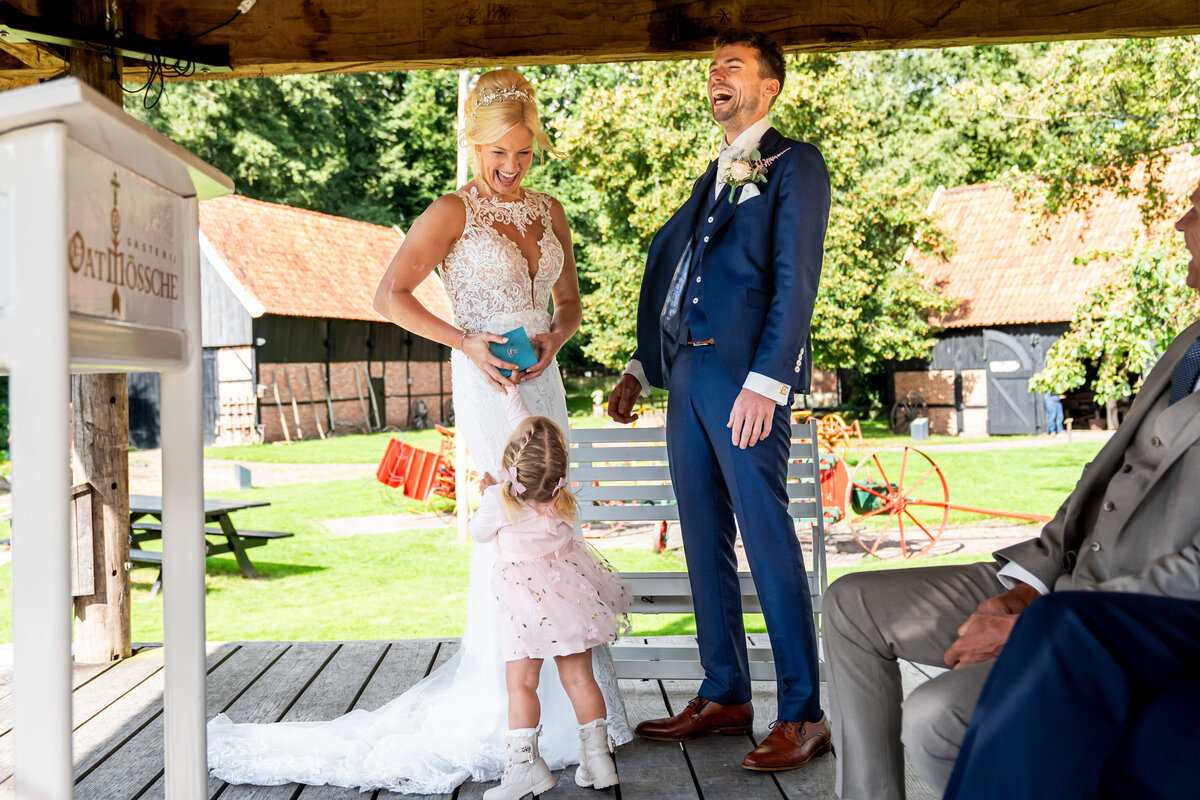 Trouwen in Twente, Twente, Westerhaar, Oost Nederland, liefde, echt, tijdloos, Bruiloft, trouwreportage, bruidsfotograaf, trouwfotograaf, rust, Twenterand, De fotograaf van Twente, Schipper, Juliantien, Juliantien fotografie