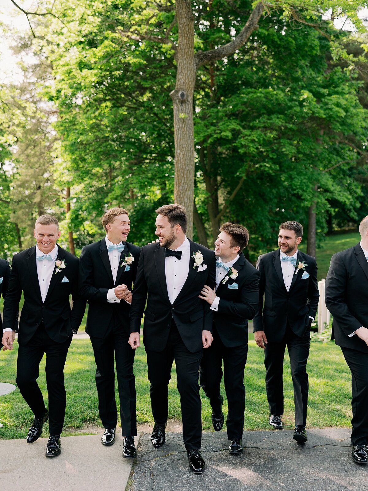 Oak-pointe-country-club-wedding_1291
