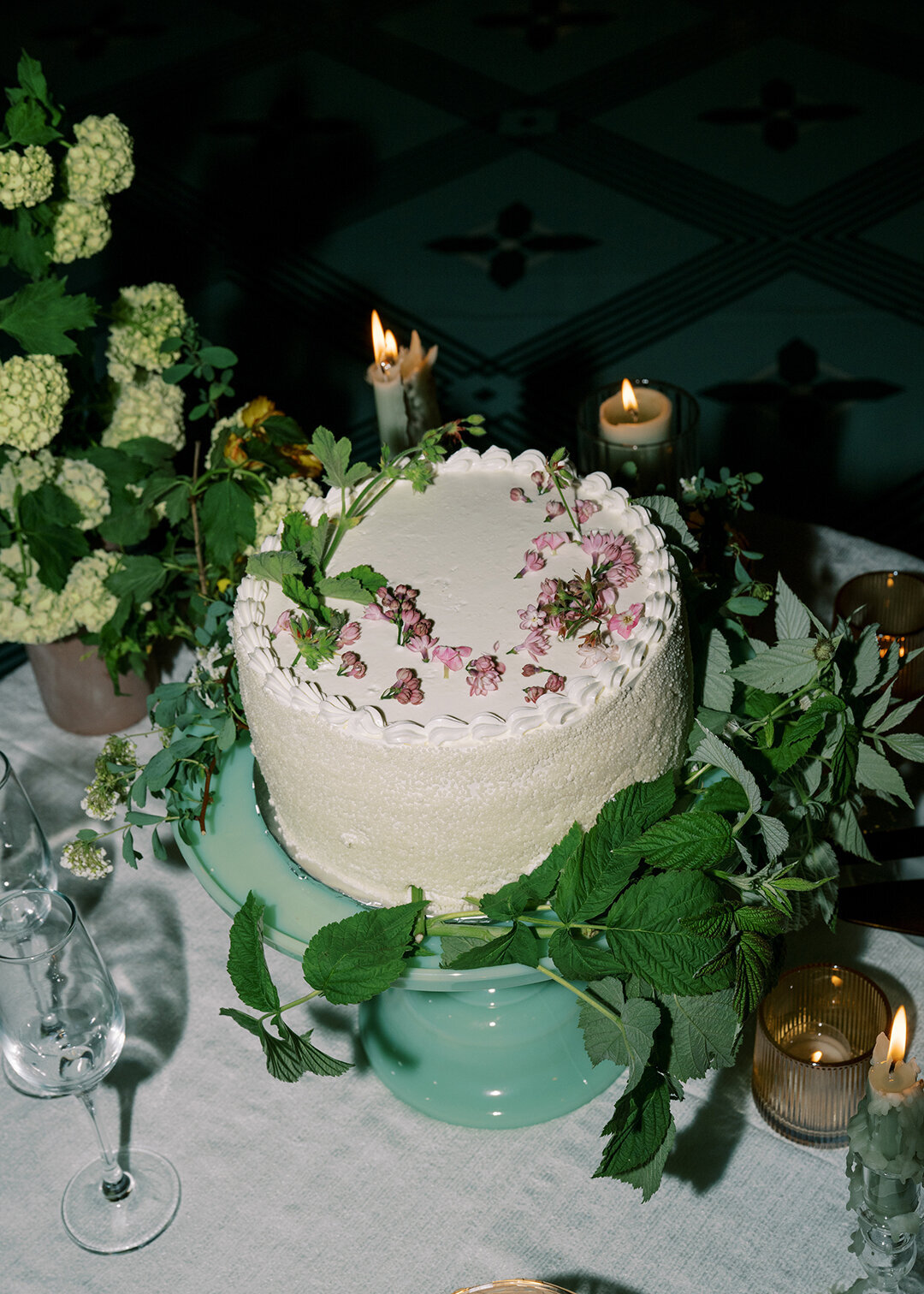 KathleenRob5-3-25GlenstoneGardenVA-VickiGraftonPhotography-1188