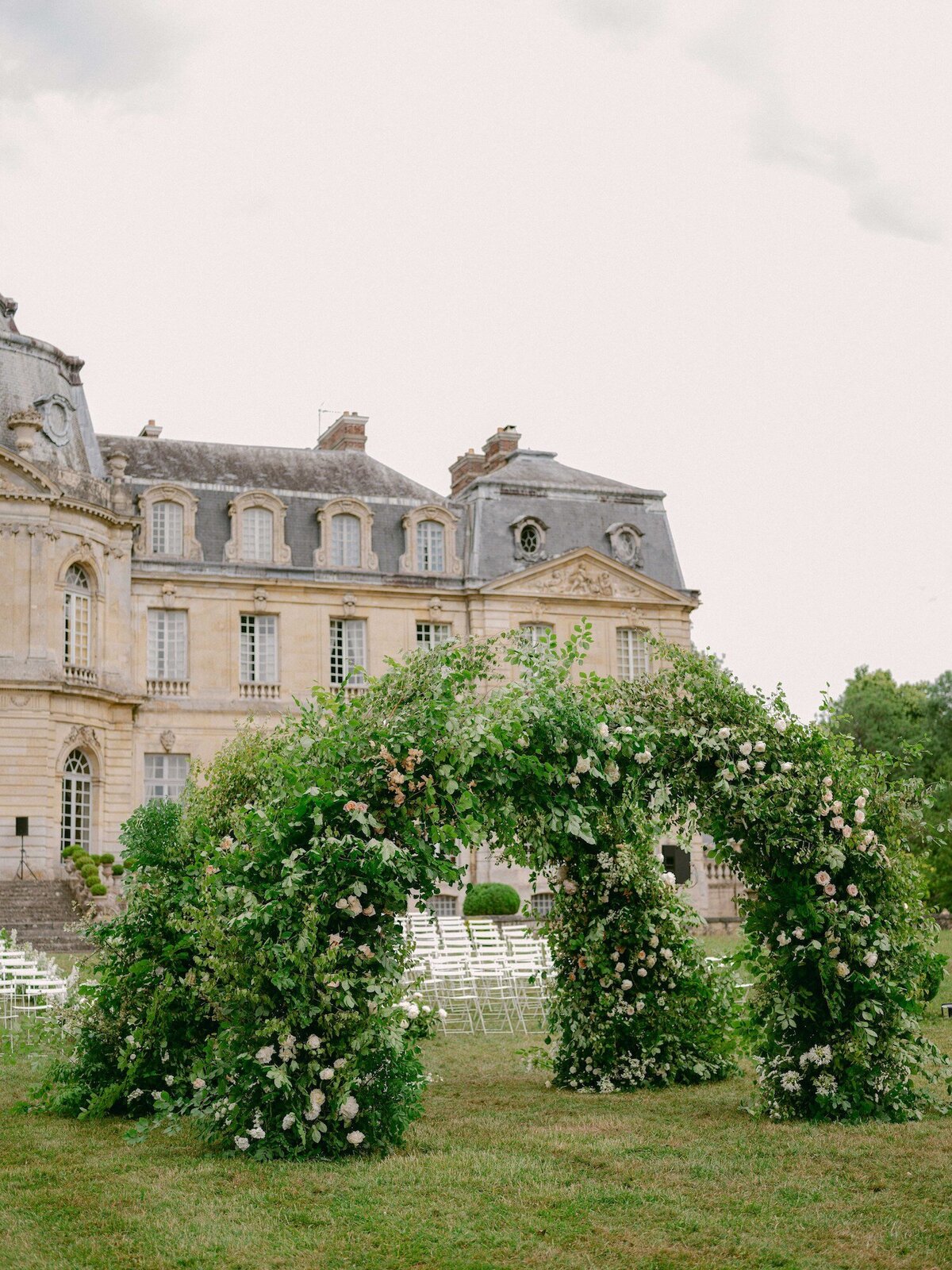Chateau-de-Champlatreux- wedding-florist-Floraison1