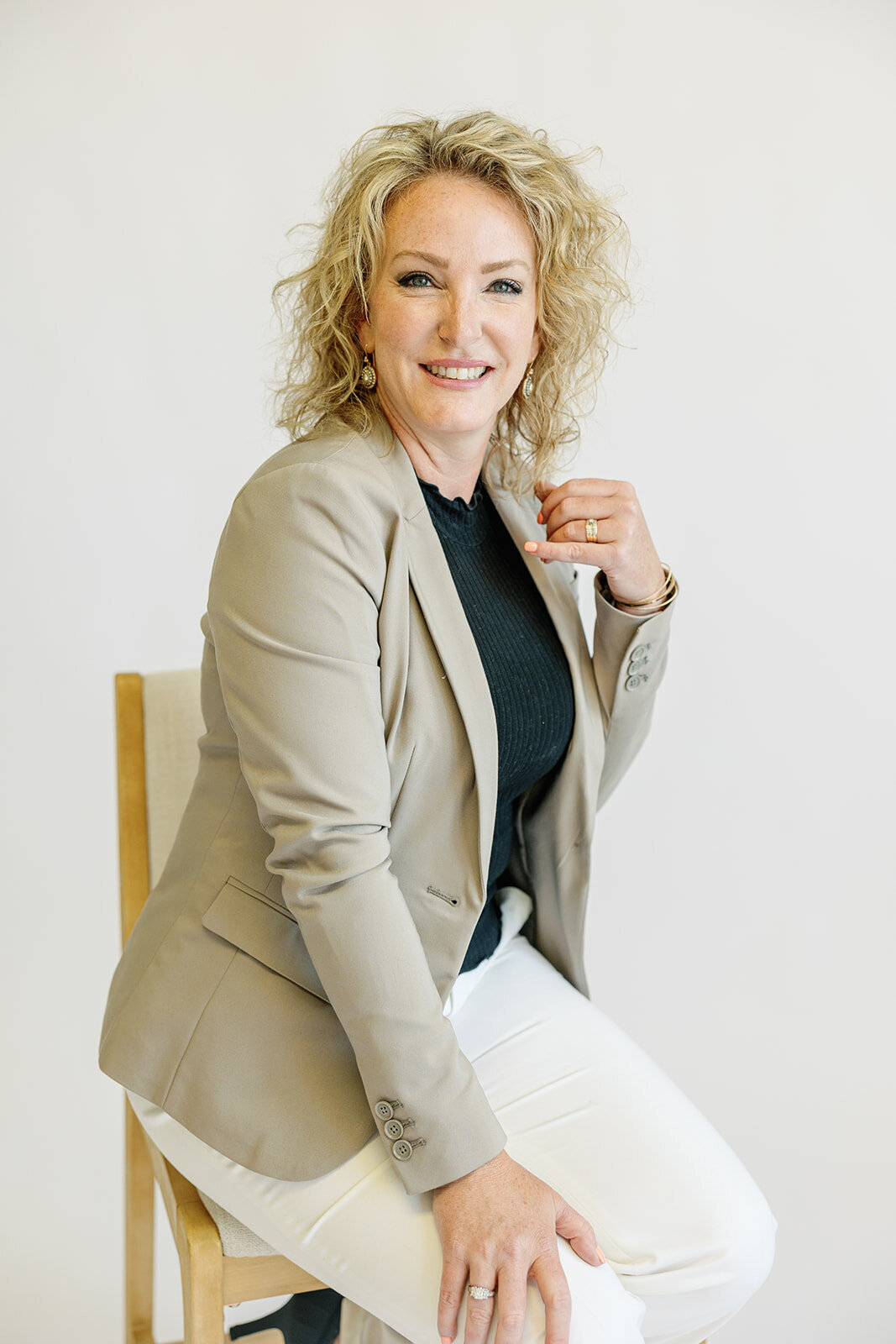 milwaukee-wedding-planner-headshots-10
