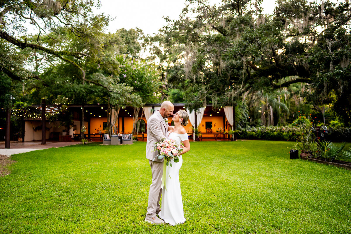 maddness-photo-del-favero-oasis-florida-elopement-chantilly-chic-celebrations-7