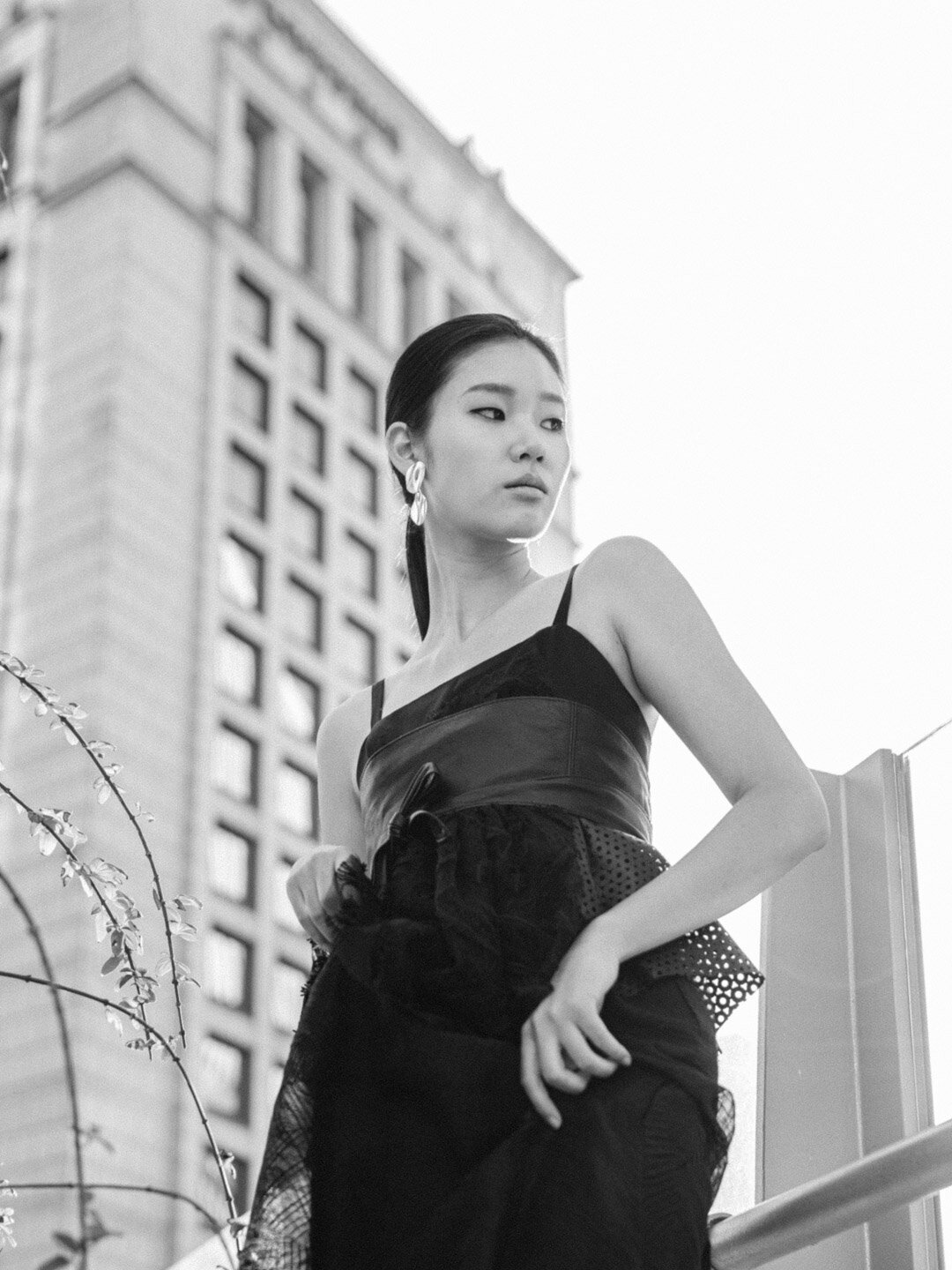 A breathtaking editorial fashion shoot in the heart of Seoul, Korea, featuring the globally recognized model Hyunseo Park in an exquisite Ahhorn modern gown and hanbok design. Captured by Michael Asmussen Photography, this stunning visual story blends editorial beauty, cultural fashion, and luxury destination photography, set against the dynamic energy of a city of 10 million. From the grandeur of ball gown silhouettes to the rich heritage of Korean design, this shoot is a tribute to timeless elegance in preparation for Seoul Fashion Week. Perfect for brands seeking high-end editorial imagery in the world’s most vibrant fashion capitals.