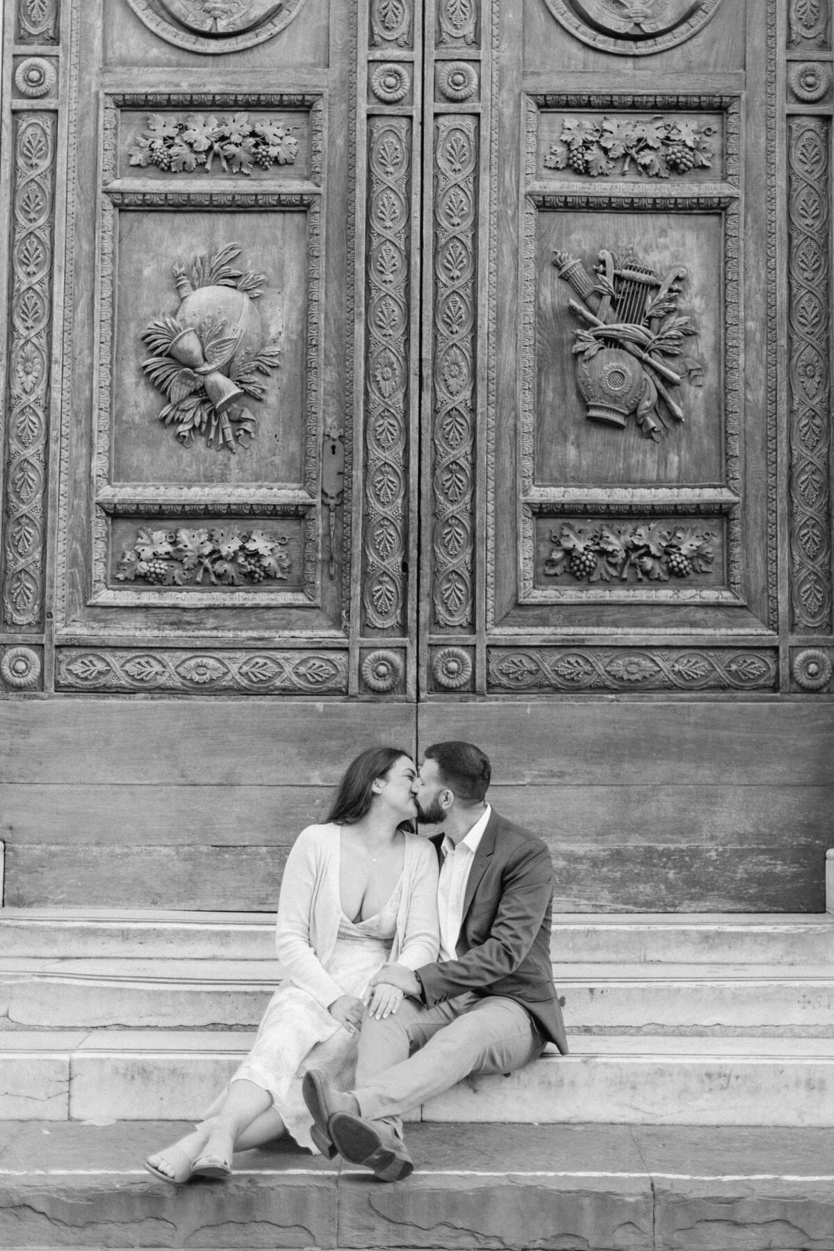 Florence-Italy-Engagement-Session_Destination-Wedding-Photographer040