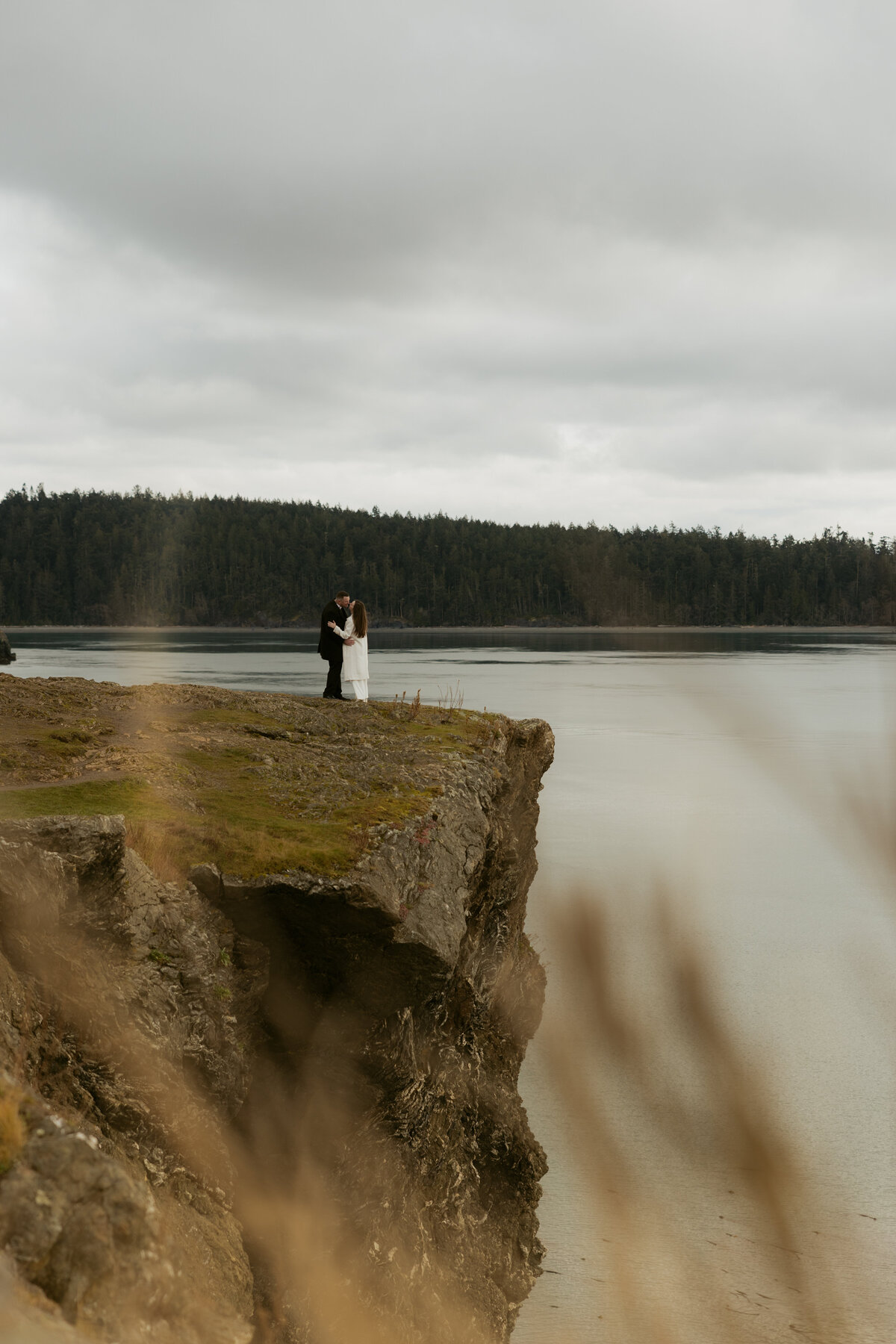 Engagement-Session-PNW-Deception-Pass-Rosario-Beach-Washington-Couples-Photographer-Tessa-Marie-Collective--43