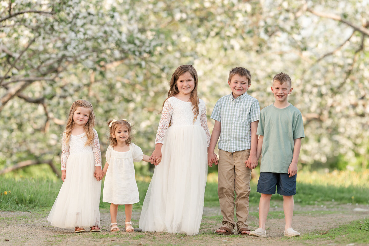 appleorchardcousins24