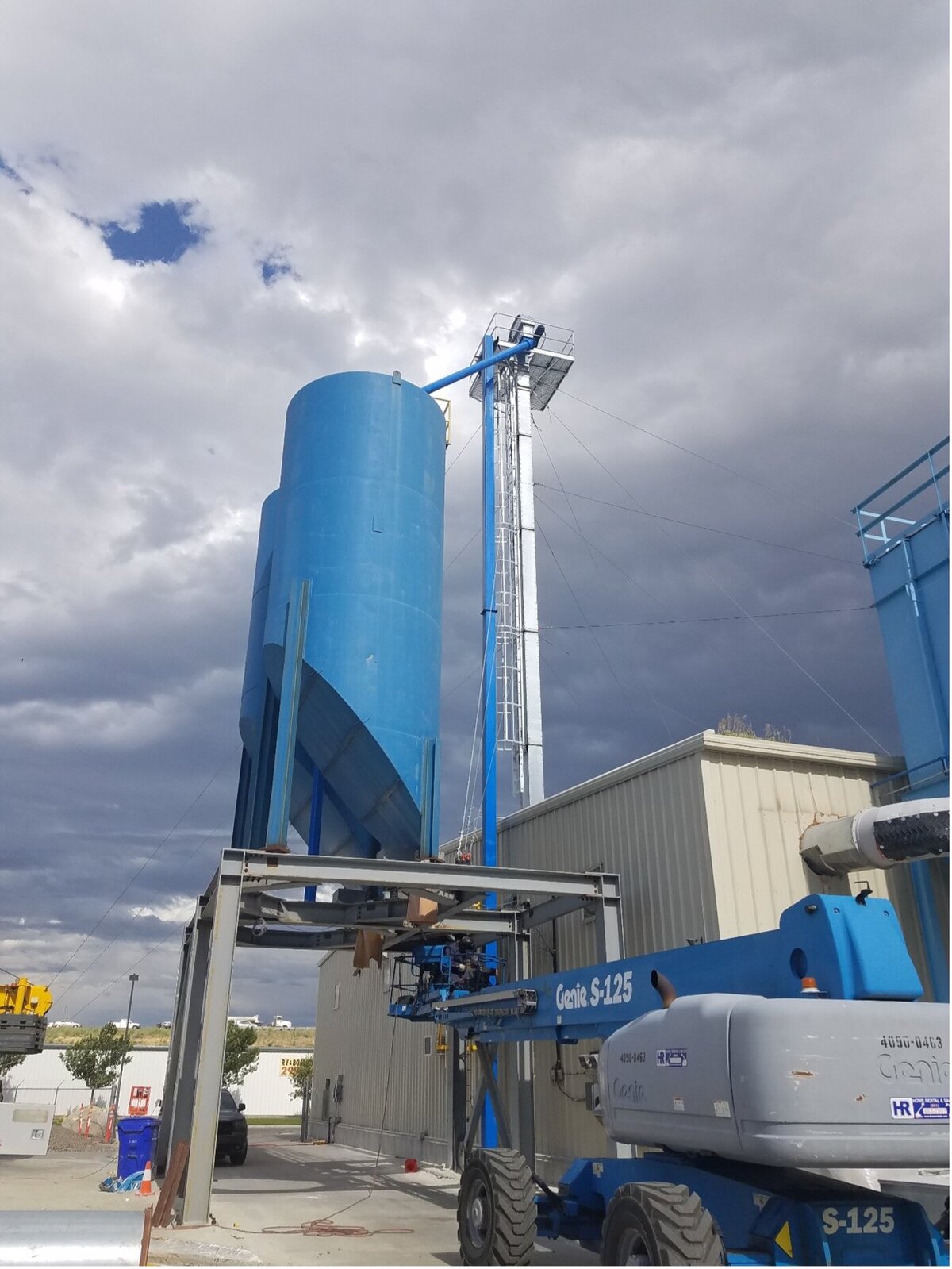 Momentum Recycling Conveyor System Setup by Conveyors and Equipment