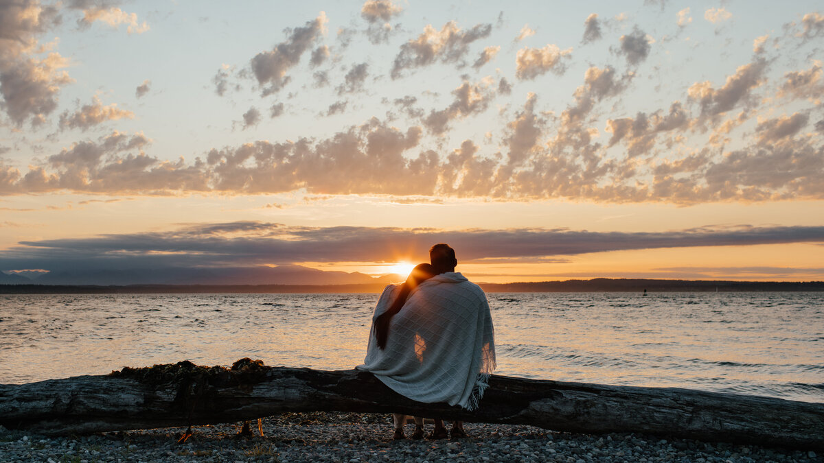 Couples-session-golden-gardens-beach-documentary-style-jennifer-moreno-photography-seattle-washington-64