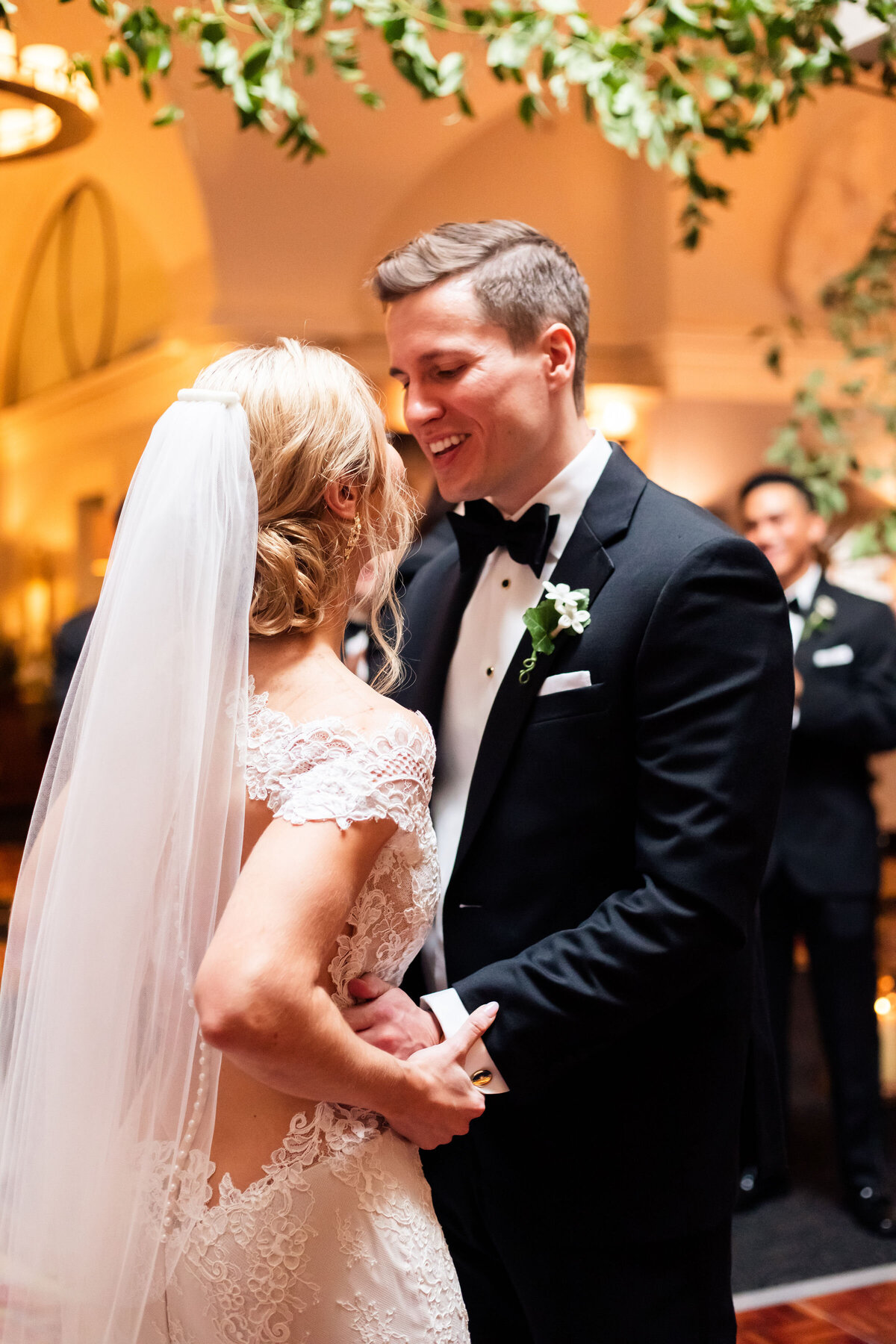 dc wedding photographer at hotel monaco in dc