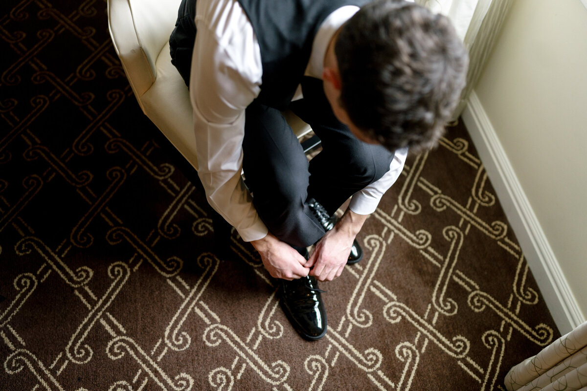 Berlez-Aspen-Avenue-Chicago-Wedding-Photographer-Palmer-House-Celebrate-Planning-Yanni-Design-Dimitra-Shannon-O'Brien-Magazine-Editorial-17