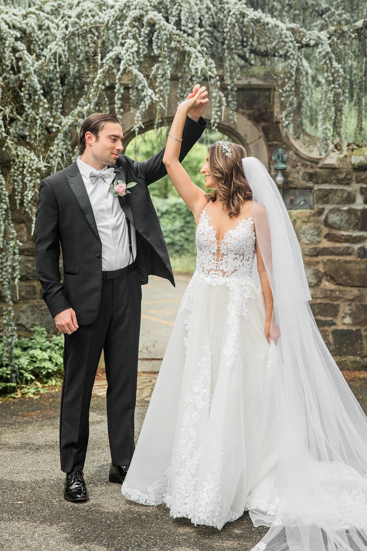 New Jersey Wedding + The Castle at Skylands Manor +  Jewish Wedding + Summer +  Jewish Couples + Jewish Bride + Yael Pachino Photography LLC + Val and Matt_1098