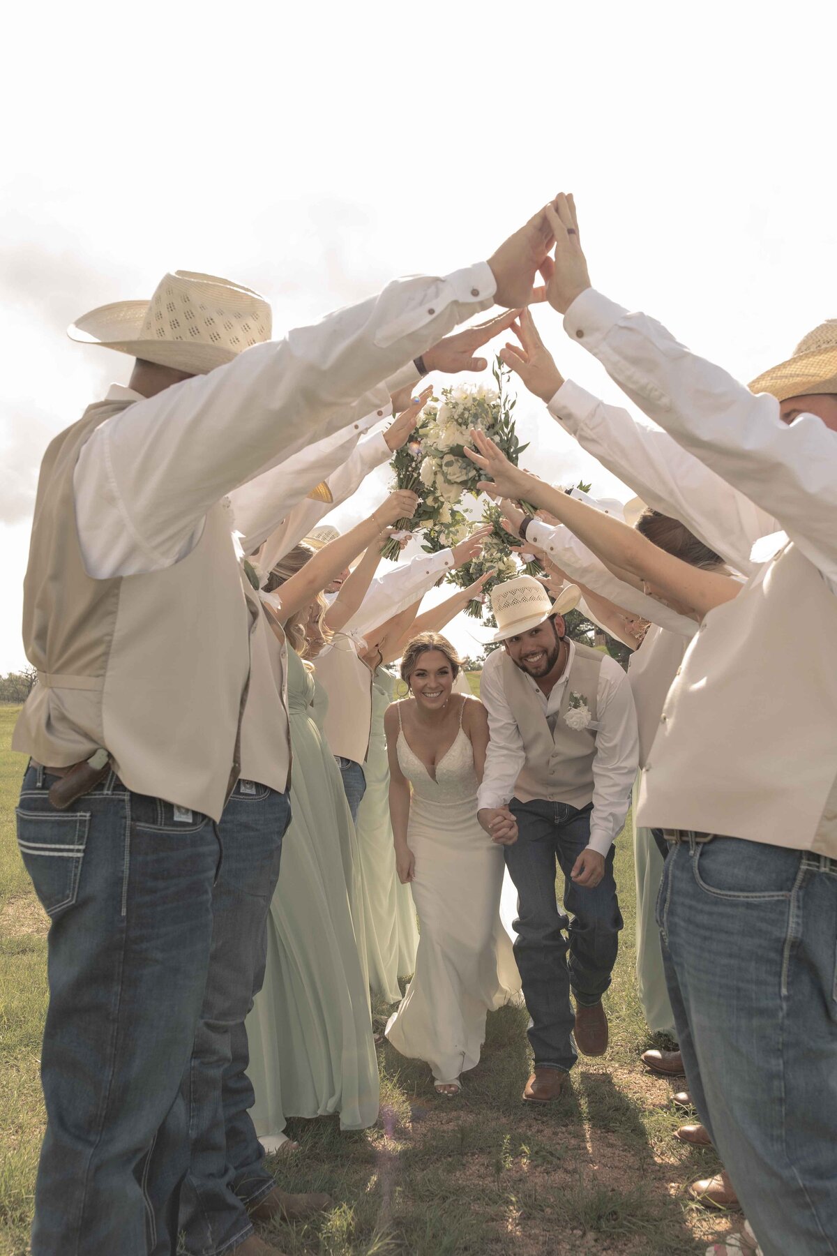 Dakota&Hope'sSneakPeeks-courtneyagaryphotography-33
