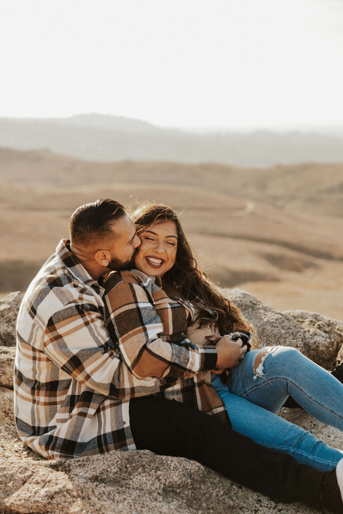 open-field-riverside-engagement-couple-photoshoot