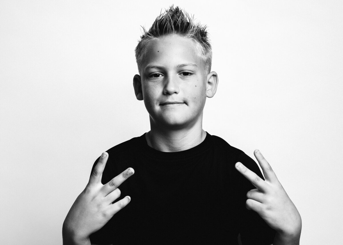 Black and White Photo of student from Class of 2025 Oakview Elementary School