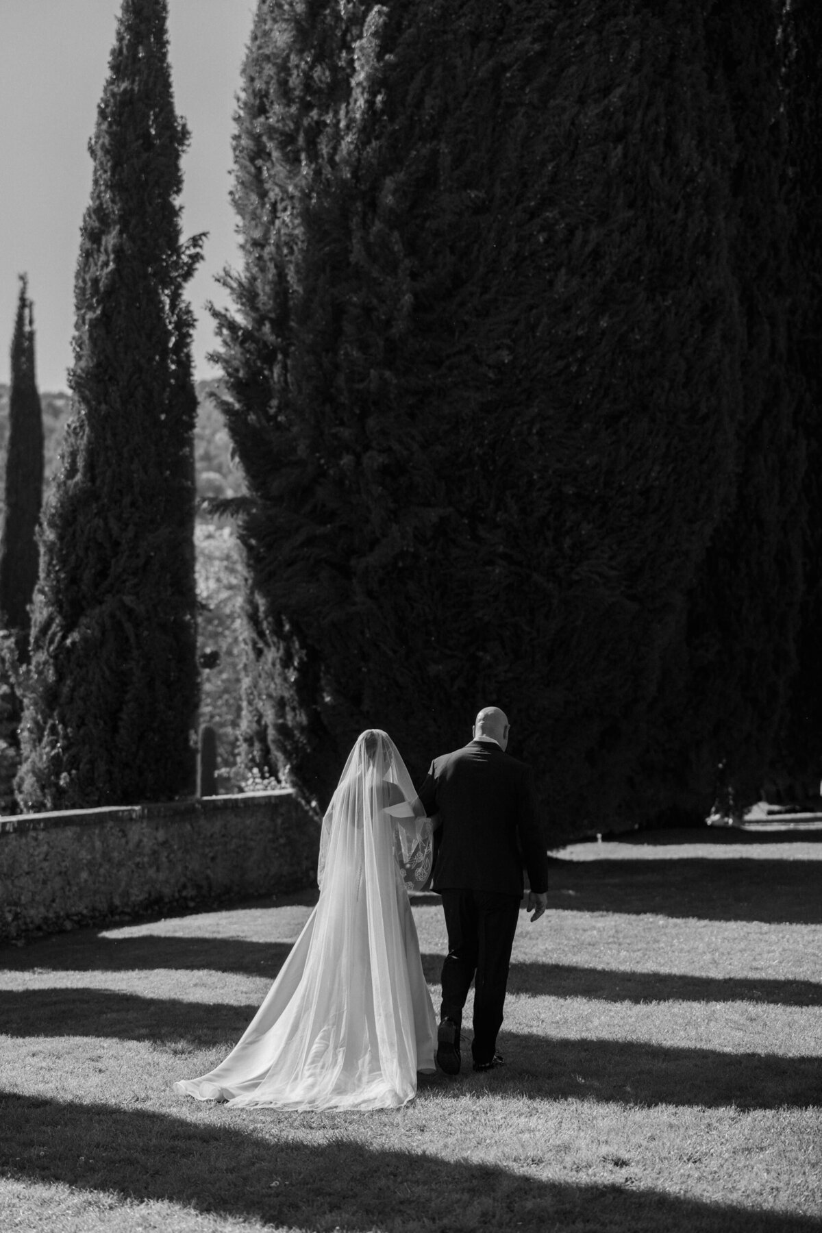 Brides_Villa-Cetinale-Italy_Redamancy-Photo-and-Film_049-min