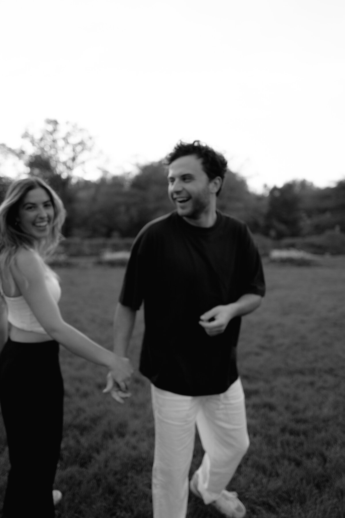 Lyndale-Rose-Garden-engagement-R&K-Will-DeGraw-Clever-Disarray-38