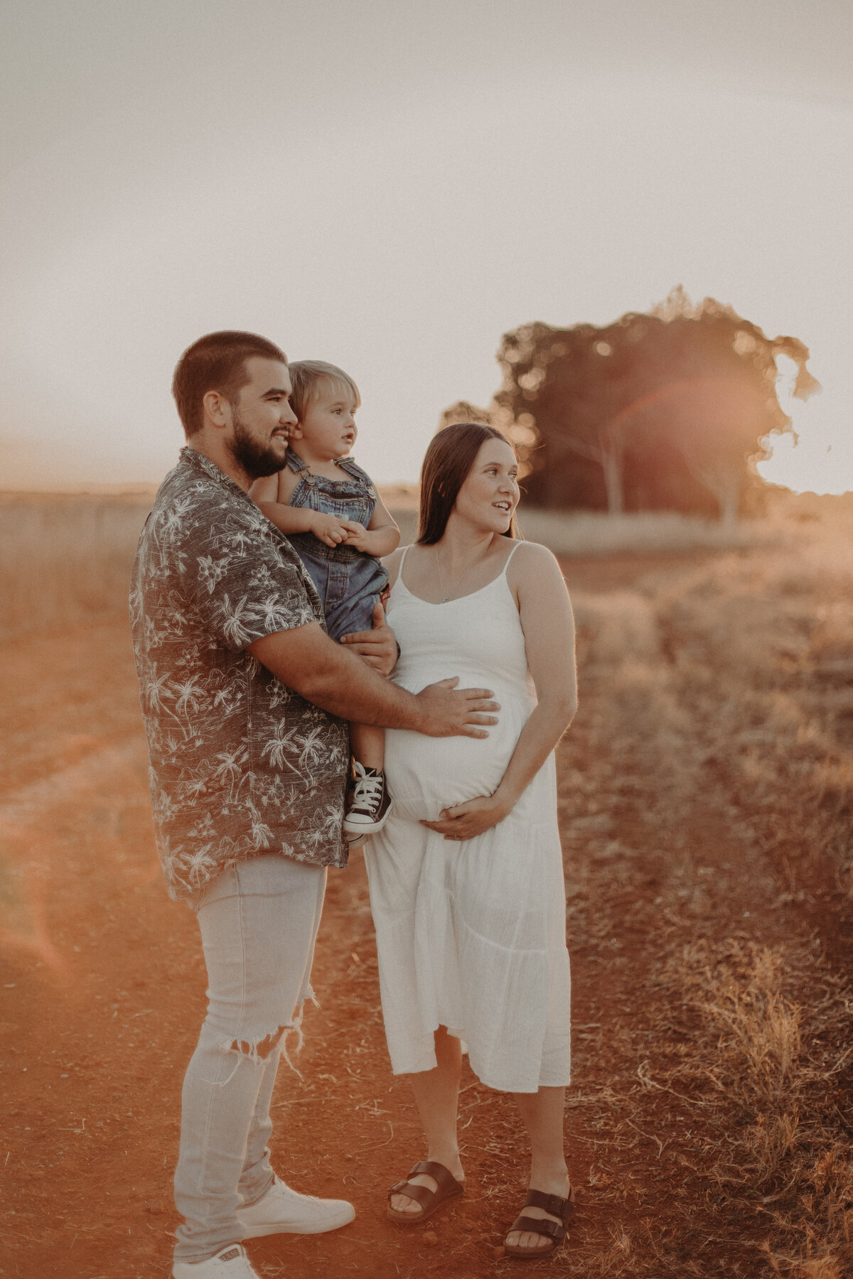 MATERNITY BUMP PHOTOGRAPHER FORBES FAMILY NSW 2